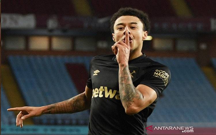 Debut Gemilang Lingard Bantu West Ham Pecundangi Villa 3-1
