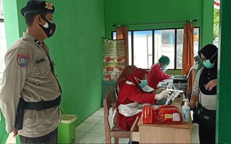 Polsek Basarang Lakukan Pengamanan Vaksinasi Tenaga Kesehatan
