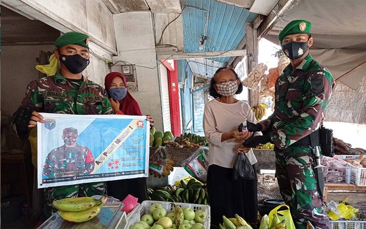 Kodim 1016 Palangka Raya Sosialisasi Prokes Ke Bandara Hingga Pasar Tradisional