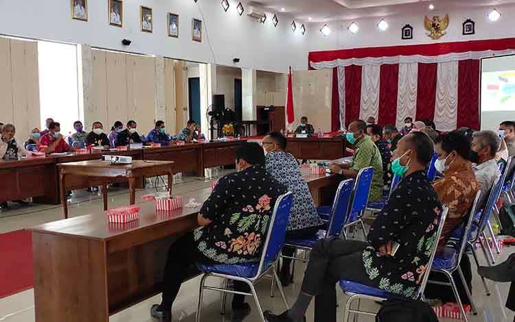 Rapat penyusunan LAKIP Pemkab Sukamara tahun 2020, Kamis, 4 Februari 2021.