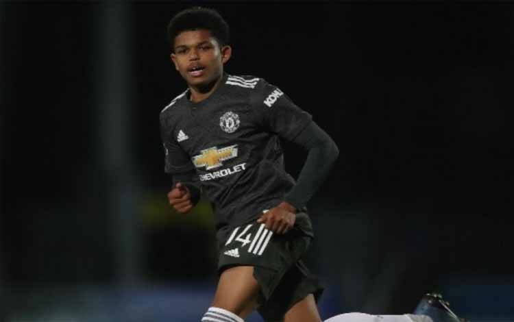 Bocah Ajaib Shola Shoretire Tolak yang lain, Pilih MU