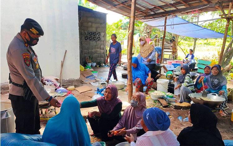 Kapolsek Sebangau Sambangi Warga Akan Gelar Resepsi Pernikahan