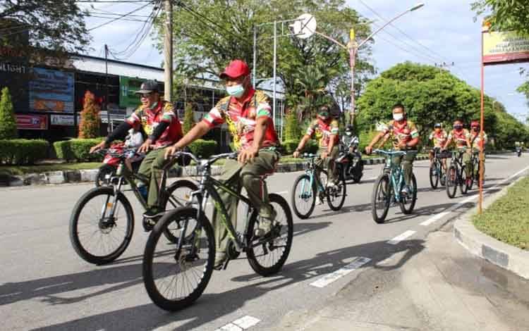 Anggota Kodim 1016 Palangka Raya Gowes Bersama Jaga Imunitas Tubuh