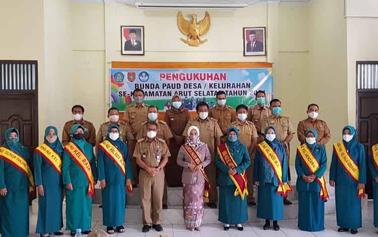 Bunda PAUD Seluruh Kecamatan Arut Selatan Dikukuhkan