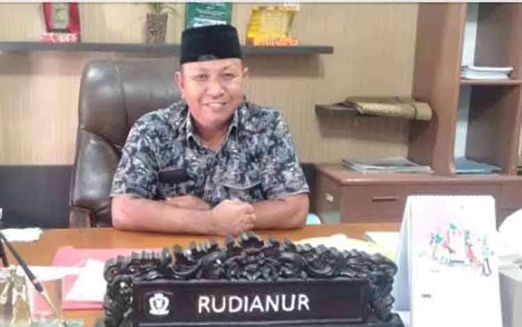 Ketua DPRD Kotawaringin Timur, Rudianur.