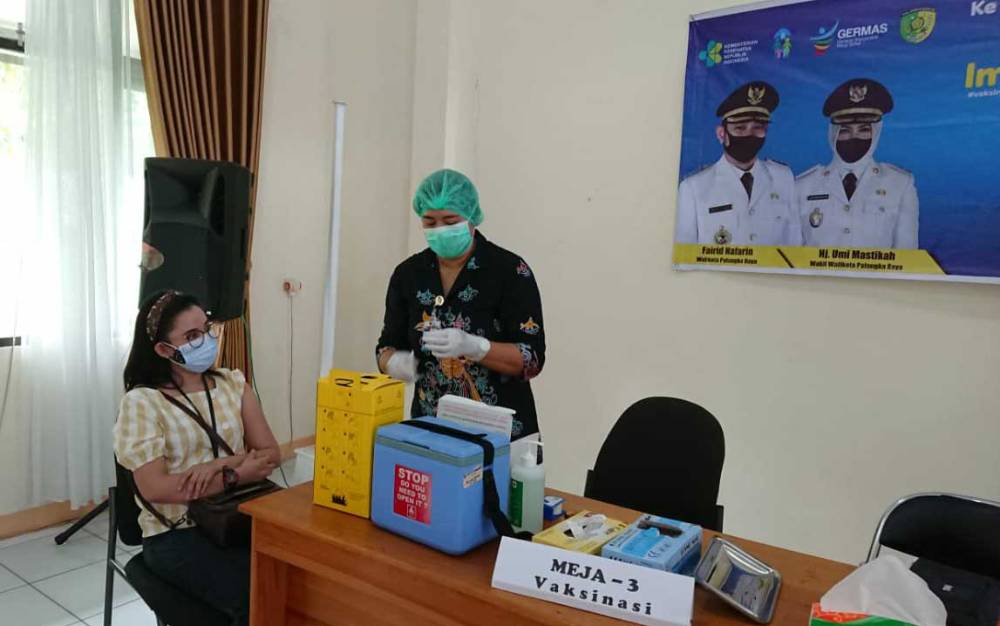 Cara Mengurangi Efek Samping Vaksin Covid-19 Menurut Dokter