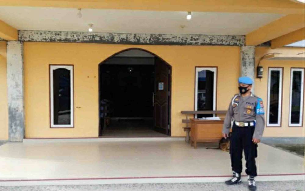 Polsek Kapuas Tengah Lakukan Pengamanan Gereja