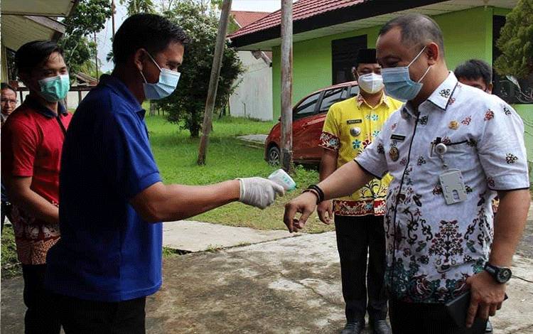 Bupati Barito Selatan: Suntik Vaksin Bantu Perkuat Imunitas