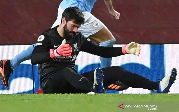 Klopp Ungkap Kekecewaan Alisson atas Blunder yang Dibuatnya
