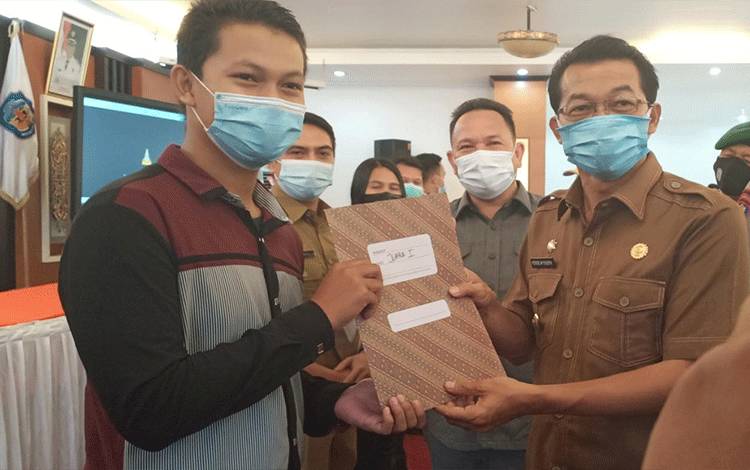 Pemkab Murung Raya Bersama DPRD Tandatangani Nota KUA- PPAS Perubahan APBD 2021