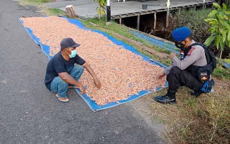 Polair Polres Seruyan Rutin Sambangi Masyarakat Nelayan