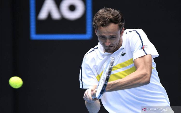 Medvedev Catatkan Sejarah Geser Djokovic Peringkat 1 Dunia