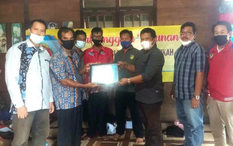 Kadis Nakertrankop dan UKM Barito Utara Beri Pencerahan Koperasi di Buntok Baru
