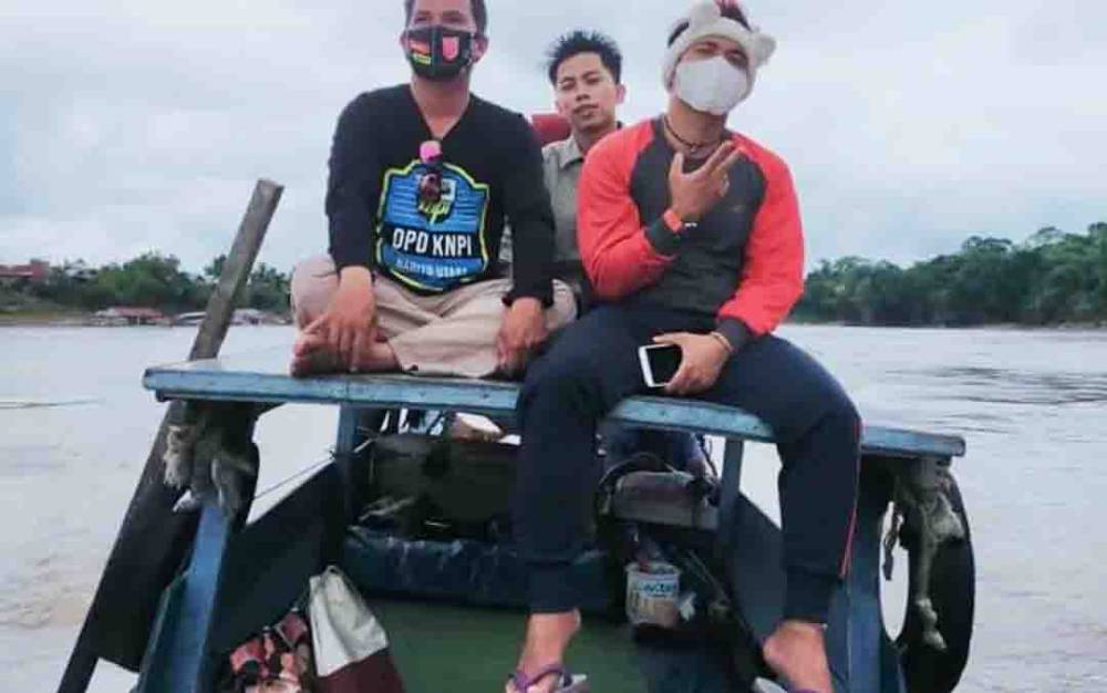 Wisata susur sungai di Kabupaten Barito Utara.