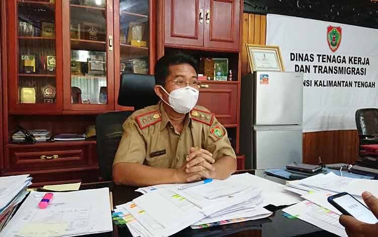 Kepala Dinas Tenaga Kerja dan Transmigrasi Kalteng, Rivianus Syahril Tarigan