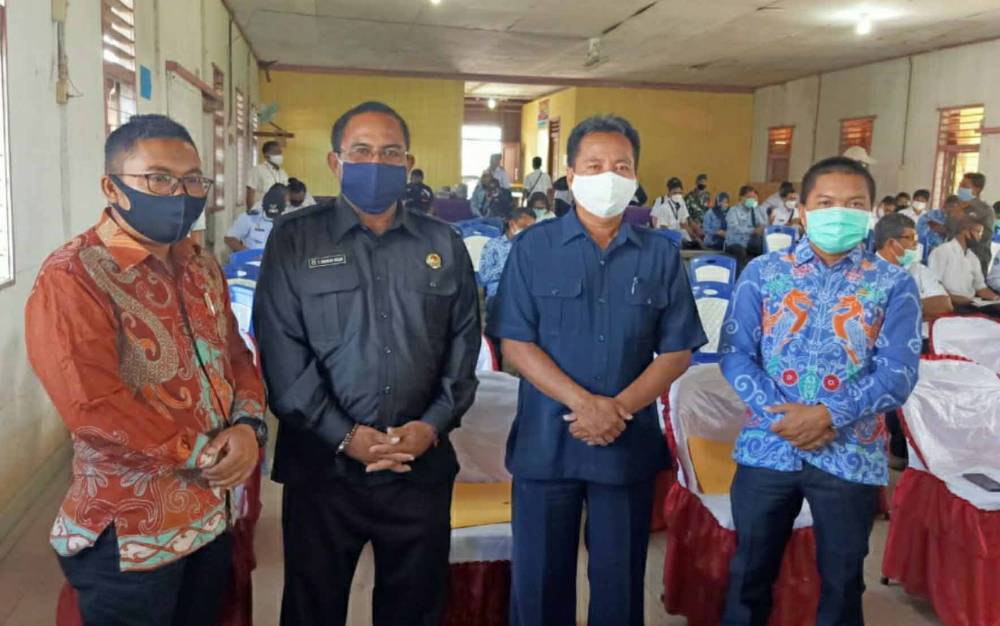 Anggota DPRD Kapuas, Berinto (paling kanan) saat hadiri Musrenbang Kecamatan Kapuas Tengah.