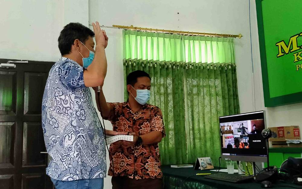Ratusan Keping Ulin dan Seng Dicuri