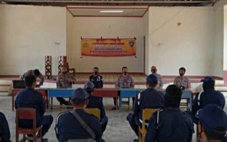 Tingkatkan Wawasan, Satbinmas Polres Kapuas Berikan Pembinaan kepada Sekuriti
