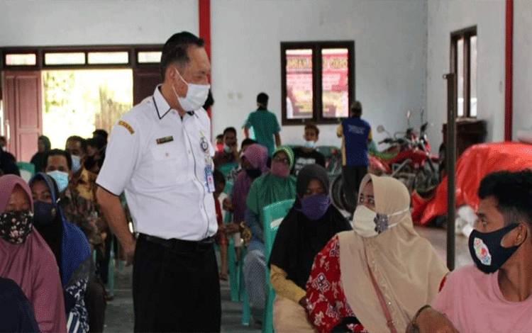 Disdukcapil Kobar Sasar Wilayah Pesisir Lakukan Pelayanan Langsung Adminduk