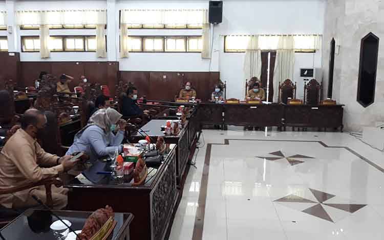 Komisi II DPRD Kapuas RDP Dengan Dishub dan Kominfo Bahas PAD