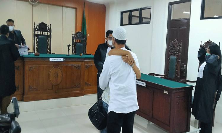Tidak Ada Unsur Kesengajaan Jadi Pertimbangan Hakim Bebaskan Warga Ayawan