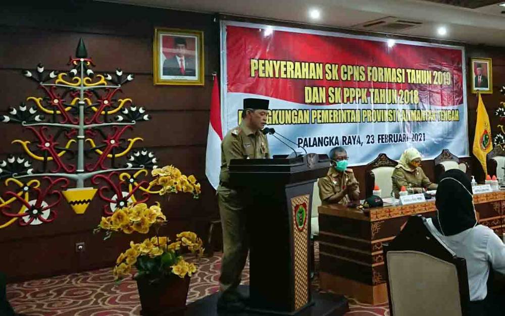 Sekda Kalteng, Fahrizal Fitri memberikan sambutan di Aula Eka Hapakat, Selasa 23 Februari 2021