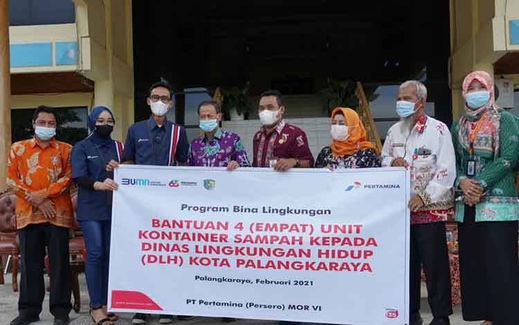 Pemko Palangka Raya Terima Bantuan 4 Kontainer Pengangkut Sampah