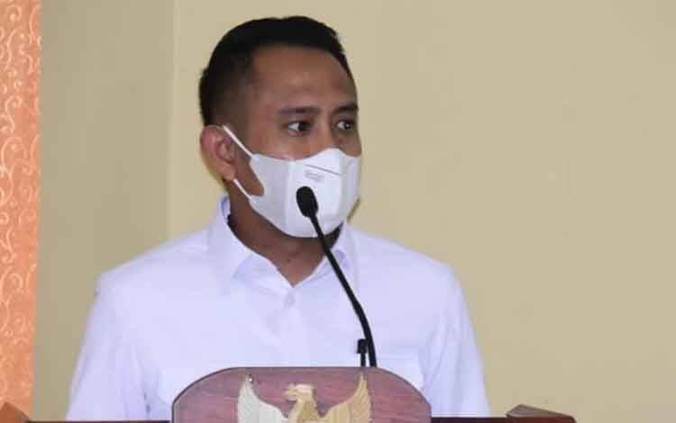 Wali Kota Palangka Raya, Fairid Naparin.