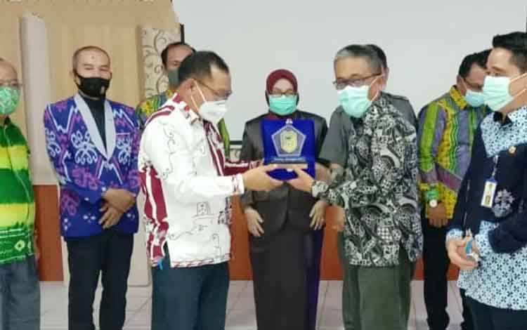 Kepala Dinas PUPR Barito Utara Sambut Baik Kunjungan Anggota DPRD Tabalong