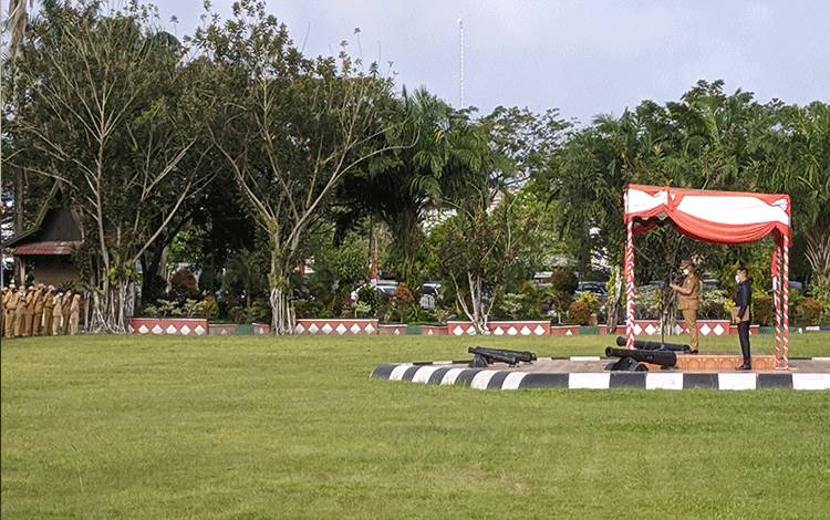 Bupati Kotim Halikinnor Pimpin Apel Pertama Usai Dilantik 3 Hari Lalu