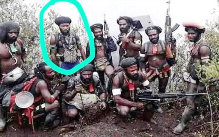 Korban anggota KKB yang juga danton Kodap III Feri Elas saat memimpin anak buah di lapangan.(ANTARA News Papua/HO-Satgas Ops Nemangkawi Polri)