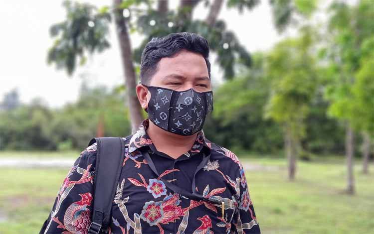 Lawyer PPDI Barito Timur Kecewa Terhadap Pelayanan Kantor Camat Karusen Janang