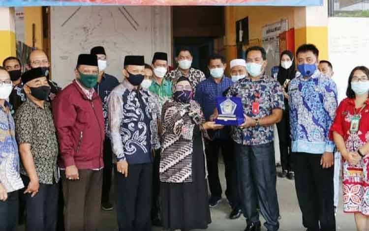 DPRD Hulu Sungai Utara Pelajari Penanggulangan Bencana di BPBD Barito Utara