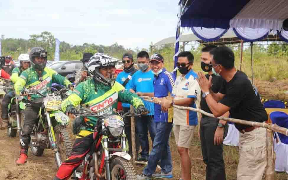 Wakil Bupati Barito Utara Lepas Peserta Touring Hadaduhup Part 1