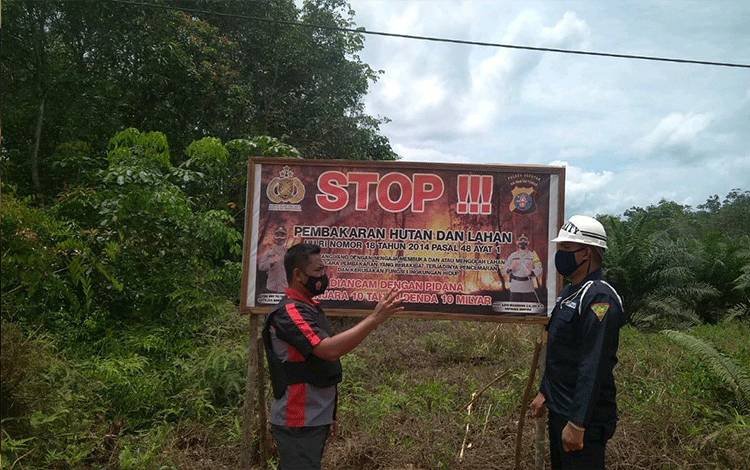 Cara Polsek Danau Sembuluh Imbau Warga Bahaya Karhutla