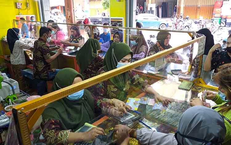 Harga Emas 999 di Sampit Turun Jadi Segini