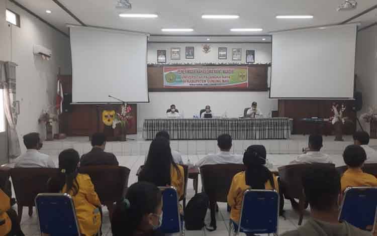 Ratusan Mahasiswa UPR Jalani KKNT Mandiri di Gunung Mas