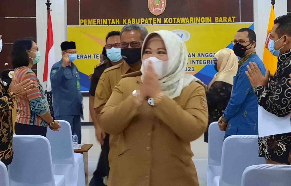 Bupati Kobar Keluarkan Edaran Peringatan Isra Mikraj 1442 H di Masa Pandemi Covid-19