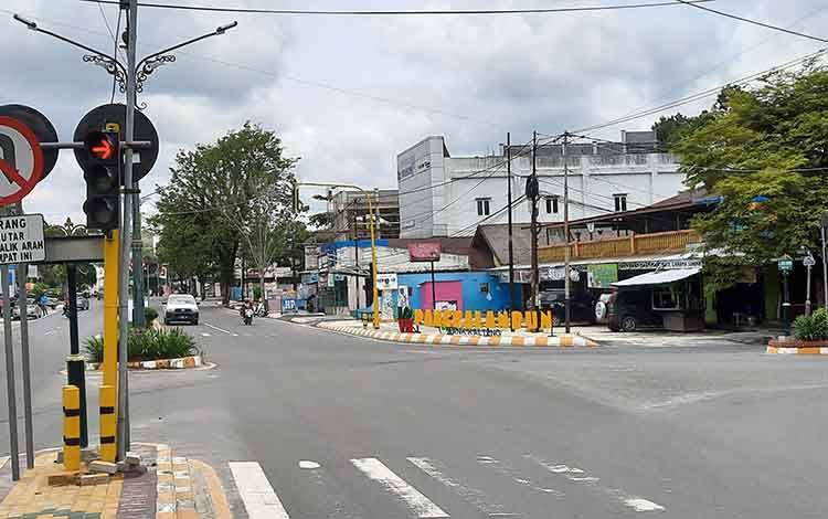 Traffic Light di jalan Iskandar Pangkalan Bun.