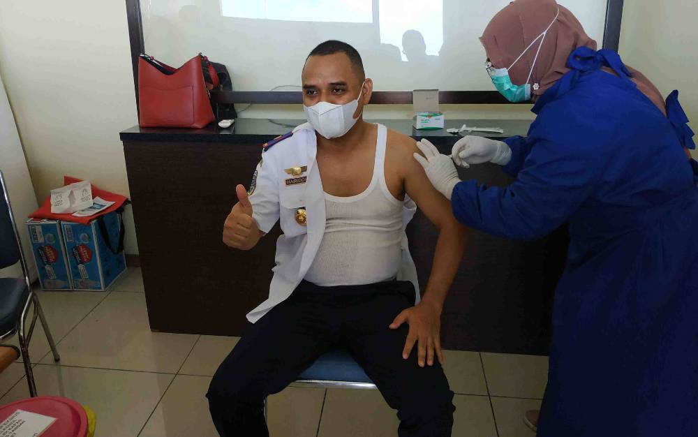 Usai Divaksin, Ini Harapan Kepala Bandara Kuala Pembuang