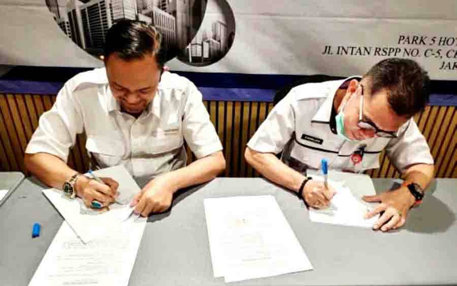 Kepala Dinas Pertanian Barito Utara, Syahmiludin A Surapati bersama Dirjen Perkebunan melakukan penandatanganan MoU program Peremajaan Sawit Rakyat (PSR) tahun 2021 dengan Dirjen Perkebunan bertempat di Hotel Park 5, Cilandak-Jakarta, Rabu, 10 Maret 2021.
