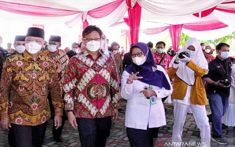 Menkes Jelaskan Alasan Indonesia Beli Vaksin di Banyak Negara