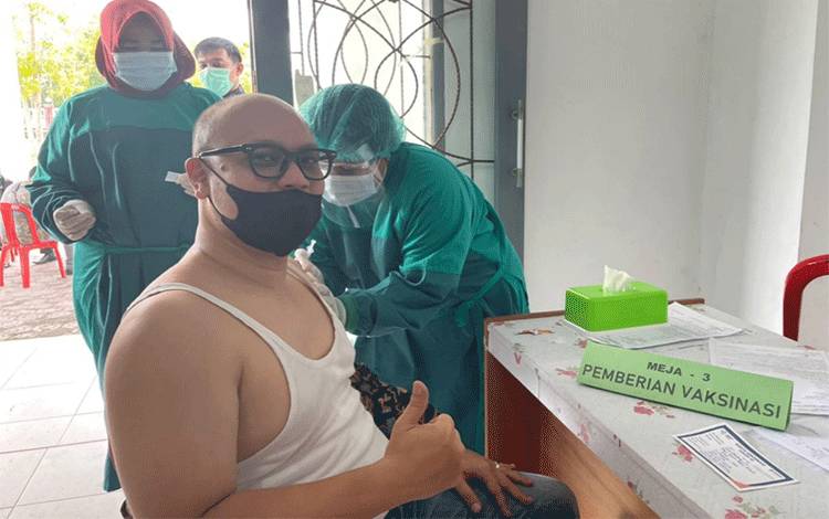 Pegawai Kejaksaan Negeri Sukamara Jalani Vaksinasi Covid-19?