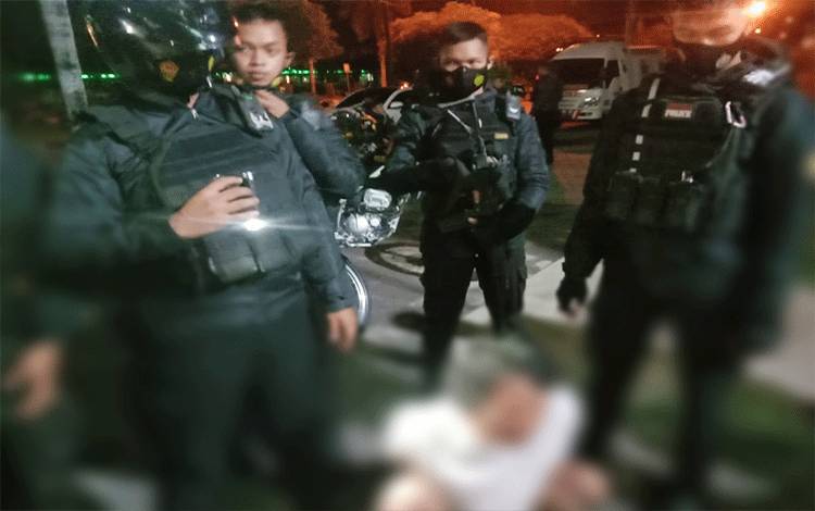 Sempat Dibuang, Terduga Kurir Sabu Diamankan Polisi