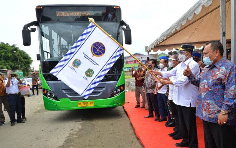 Menhub Pacu Kreativitas Pengusaha untuk Gairahkan Industri Bus