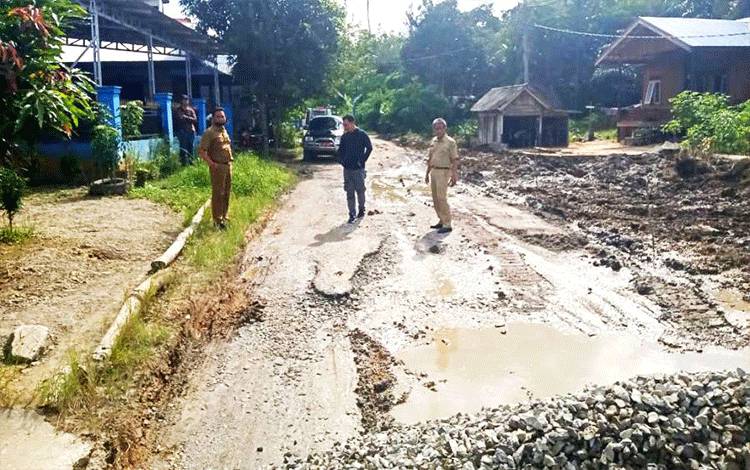 Pemkab Barito Utara Tangani Perbaikan Jalan Kandui-Majangkan
