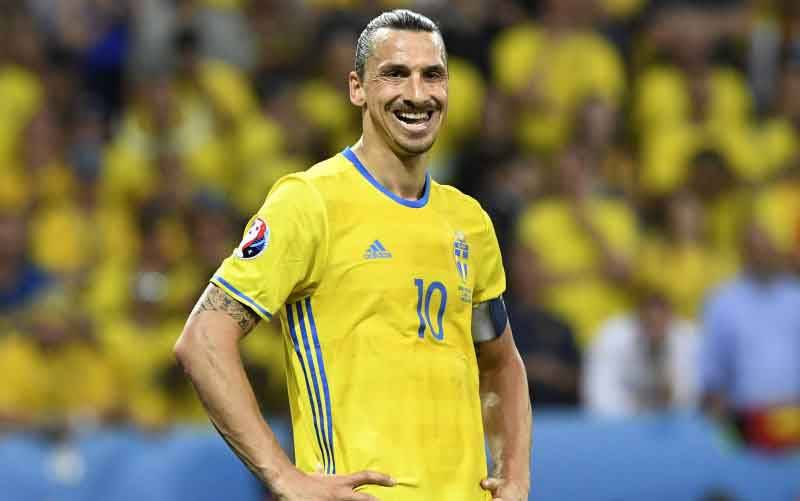 Zlatan Ibrahimovic pensiun bela timnas Swedia usai Piala Eropa 2016. (foto : AFP/JONATHAN NACKSTRAND)