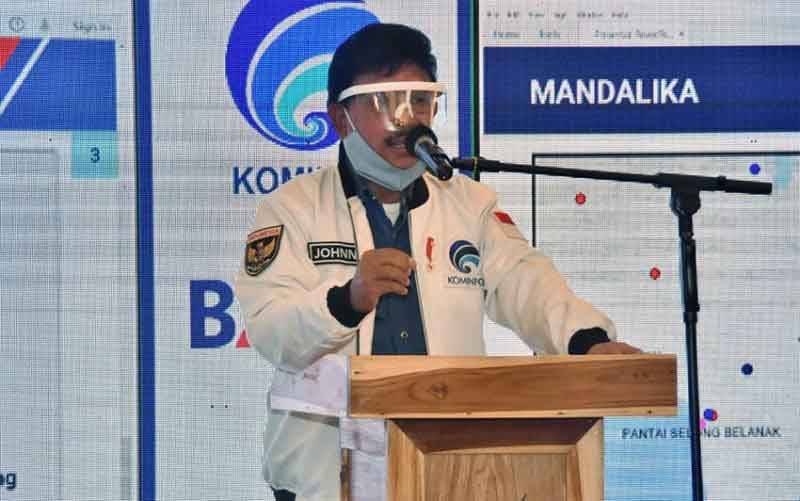Menteri Kominfo, Johnny G. Plate ketika membuka Rapat Koordinasi Dukungan Pembangunan Infrastruktur Telekomunikasi di Wilayah WIsata Super Prioritas, di Lombok Tengah, Nusa Tenggara Barat, Kamis (24/9/2020). (foto : HO/Kominfo)