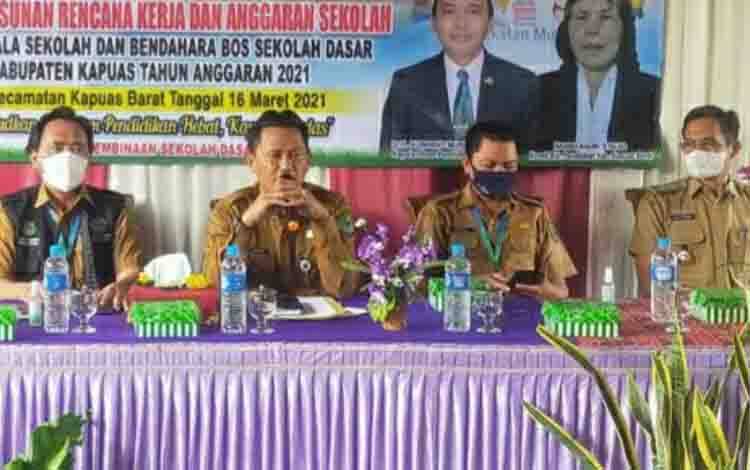 Inspektorat Berikan Bimbingan Kepada Kepala Sekolah Terkait Penggunaan Dana BOS