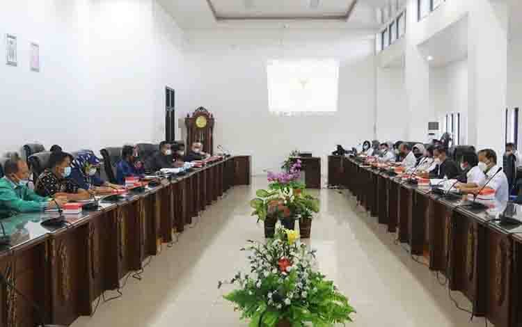 Pemkab dan DPRD Barito Utara Setujui Raperda Pemilihan Kepala Desa Serentak dan Antar Waktu